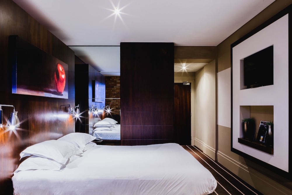 mour Hotel