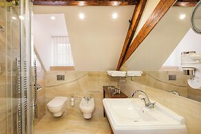 Iron Gate Hotel & Suites Prague by BHG