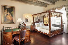 Iron Gate Hotel & Suites Prague by BHG