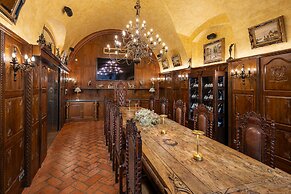 Iron Gate Hotel & Suites Prague by BHG