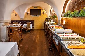 Iron Gate Hotel & Suites Prague by BHG