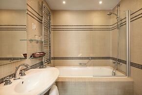 Iron Gate Hotel & Suites Prague by BHG