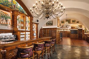 Iron Gate Hotel & Suites Prague by BHG