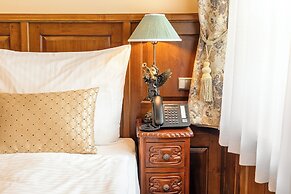 Iron Gate Hotel & Suites Prague by BHG