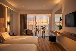 Cavo Maris Beach Hotel