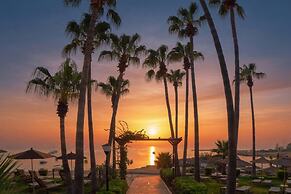 Cavo Maris Beach Hotel