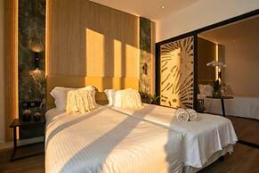 Cavo Maris Beach Hotel