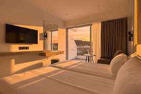 Cavo Maris Beach Hotel
