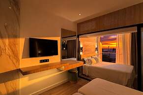 Cavo Maris Beach Hotel