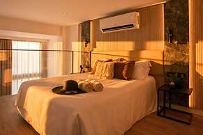 Cavo Maris Beach Hotel