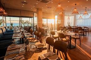 Cavo Maris Beach Hotel