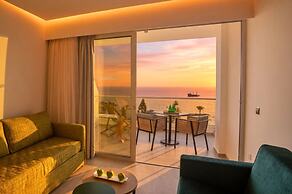 Cavo Maris Beach Hotel