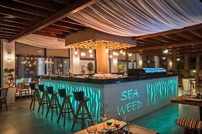 Cavo Maris Beach Hotel