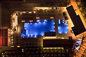 Cavo Maris Beach Hotel