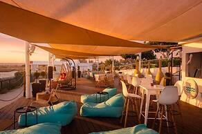 Cavo Maris Beach Hotel