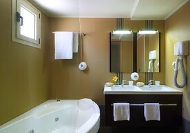 Macaris Suites and SPA