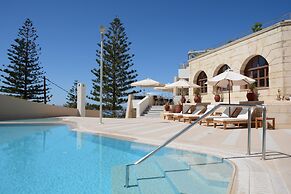 Macaris Suites and SPA