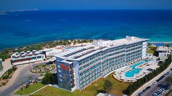 Asterias Beach Hotel