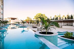 Asterias Beach Hotel