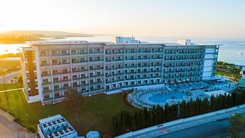 Asterias Beach Hotel