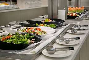 Asterias Beach Hotel