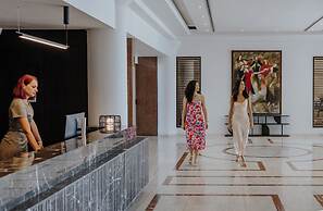 The Golden Coast Beach Hotel