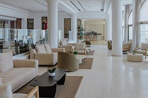 The Golden Coast Beach Hotel