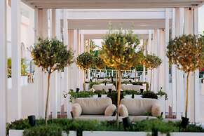 The Golden Coast Beach Hotel