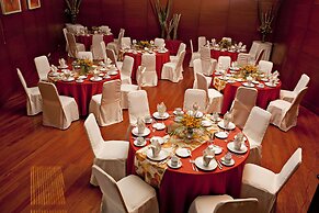 Suites Camino Real