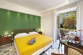 Hotel Alpha