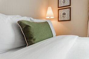 Le St-Martin Hotel & Suites Laval