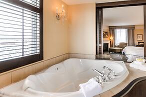 Le St-Martin Hotel & Suites Laval
