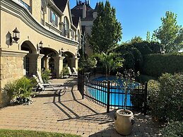 Le St-Martin Hotel & Suites Laval