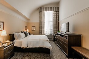 Le St-Martin Hotel & Suites Laval