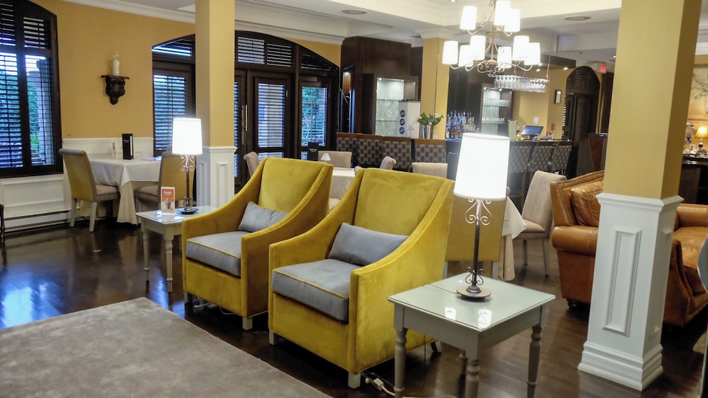 Le St-Martin Hotel & Suites Laval