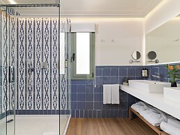 H10 Universitat Hotel