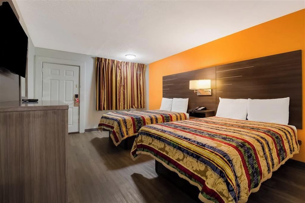 Monsoon Inn