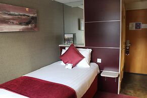 Pendulum Hotel
