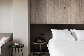 THE ALASSIA HOTEL