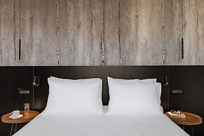 THE ALASSIA HOTEL
