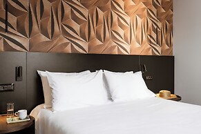 THE ALASSIA HOTEL