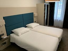 Admiral Hotel
