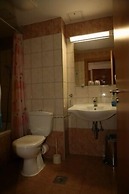 Hotel Veritas