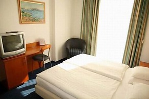 Hotel Veritas