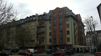 Hotel Veritas