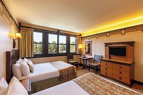 Disney Sequoia Lodge