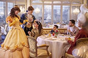 Disneyland® Hotel