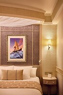 Disneyland® Hotel