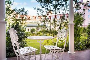 Disneyland® Hotel