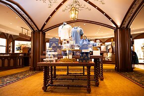 Disneyland® Hotel